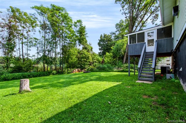 20 Seneca Lane, Milton, NY 12547