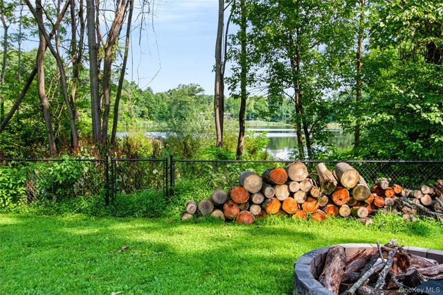 20 Seneca Lane, Milton, NY 12547