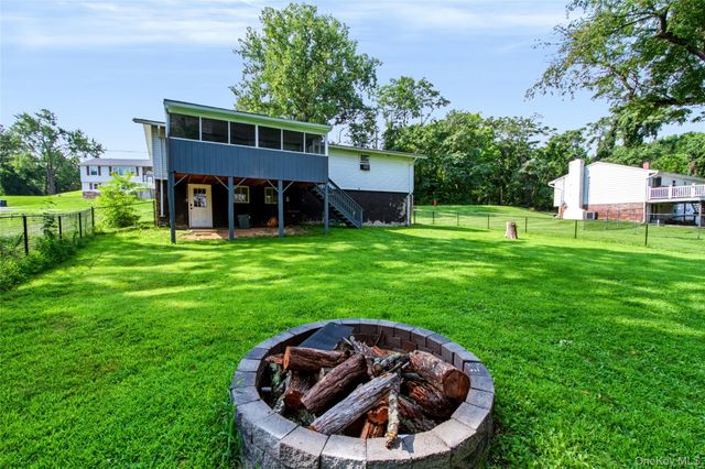 20 Seneca Lane, Milton, NY 12547