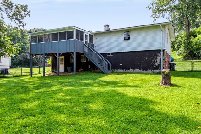 20 Seneca Lane, Milton, NY 12547