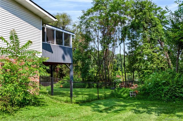 20 Seneca Lane, Milton, NY 12547