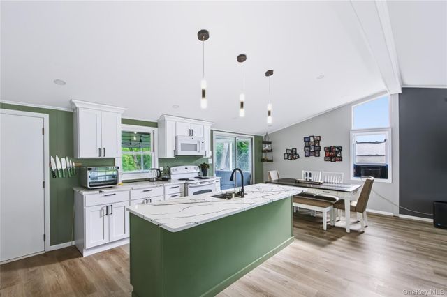 20 Seneca Lane, Milton, NY 12547