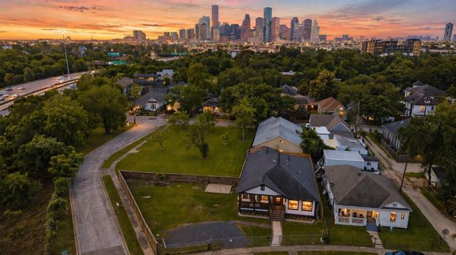 206 N Street, Houston, TX 77009