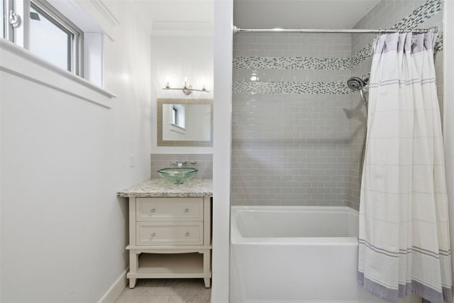 206 N Street, Houston, TX 77009