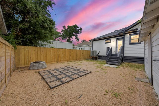 206 N Street, Houston, TX 77009