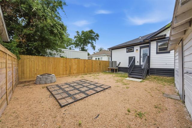 206 N Street, Houston, TX 77009