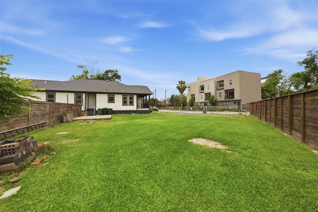 206 N Street, Houston, TX 77009