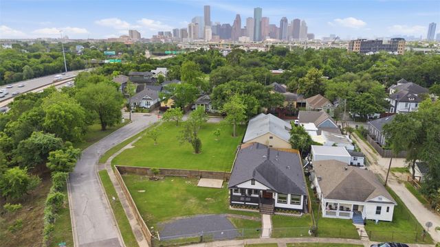 206 N Street, Houston, TX 77009