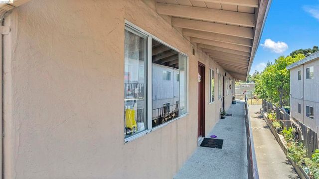 2529 E 27Th St, Oakland, CA 94601