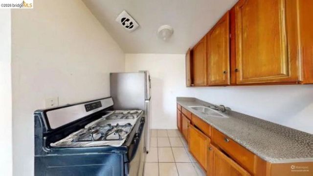 2529 E 27Th St, Oakland, CA 94601