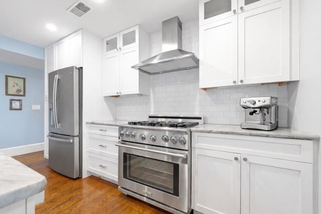 435 E 3rd St 2, Boston, MA 02127