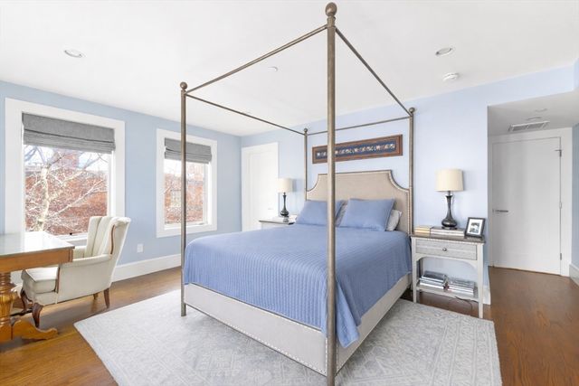 435 E 3rd St 2, Boston, MA 02127