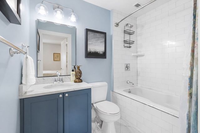 435 E 3rd St 2, Boston, MA 02127