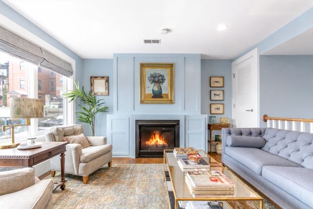 435 E 3rd St 2, Boston, MA 02127