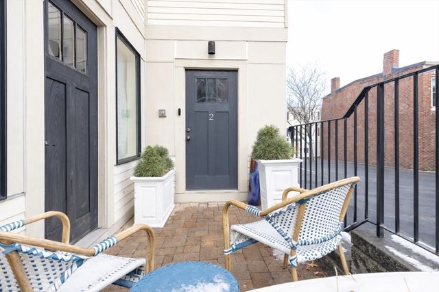 435 E 3rd St 2, Boston, MA 02127