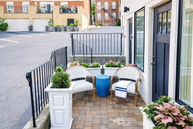 435 E 3rd St 2, Boston, MA 02127