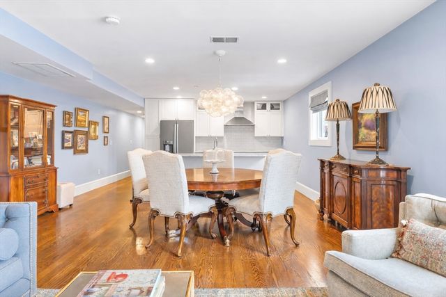 435 E 3rd St 2, Boston, MA 02127