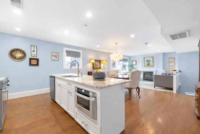 435 E 3rd St 2, Boston, MA 02127