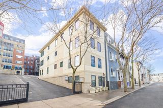 435 E 3rd St 2, Boston, MA 02127