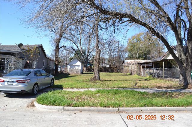 526 Kress Street, Houston, TX 77020