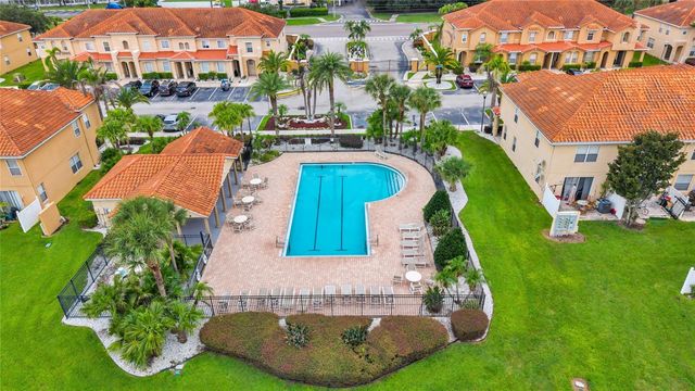5266 PARADISE CAY CIRCLE, Kissimmee, FL 34746