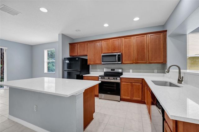 5266 PARADISE CAY CIRCLE, Kissimmee, FL 34746