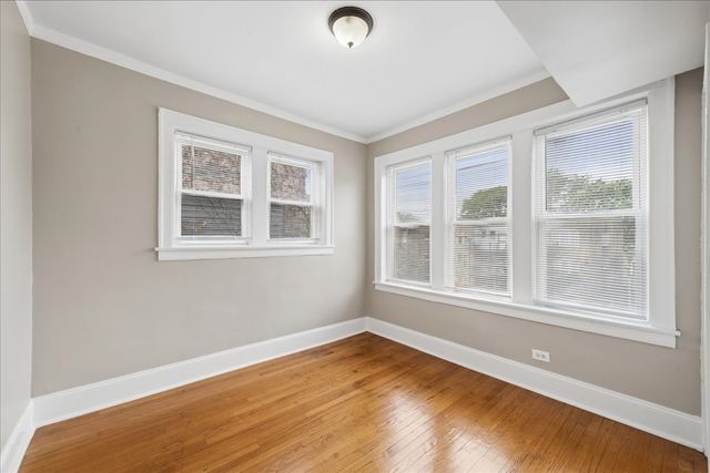 7730 S Essex Avenue, Chicago, IL 60649