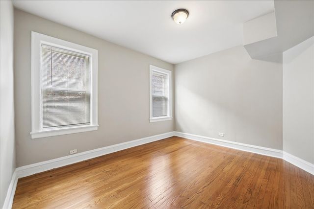 7730 S Essex Avenue, Chicago, IL 60649