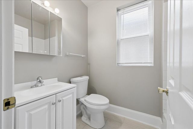 7730 S Essex Avenue, Chicago, IL 60649