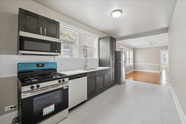 7730 S Essex Avenue, Chicago, IL 60649