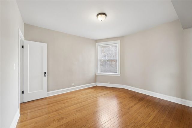 7730 S Essex Avenue, Chicago, IL 60649