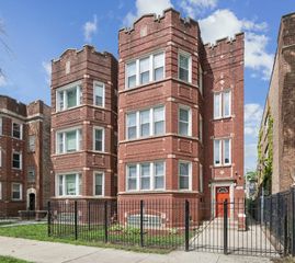 7730 S Essex Avenue, Chicago, IL 60649