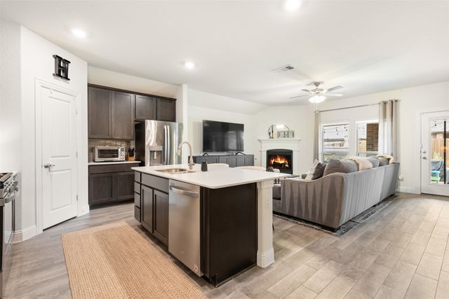 11028 Los Alamos Drive, Aubrey, TX 76227