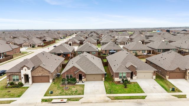 11028 Los Alamos Drive, Aubrey, TX 76227