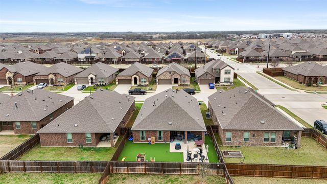 11028 Los Alamos Drive, Aubrey, TX 76227