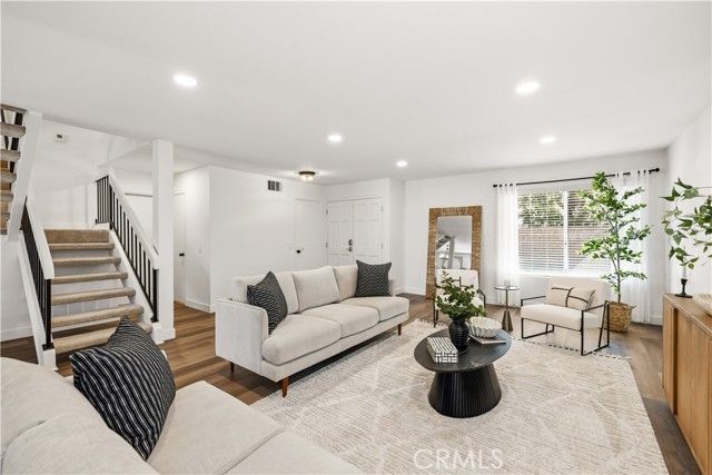 24603 Little Oak, Newhall (santa Clarita), CA 91321