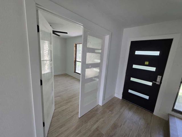 409 Brook Hollow Drive, Conroe, TX 77385