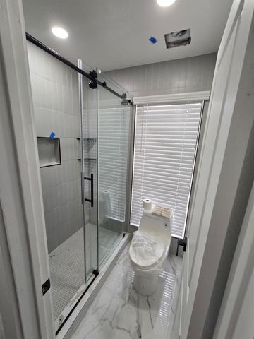 409 Brook Hollow Drive, Conroe, TX 77385