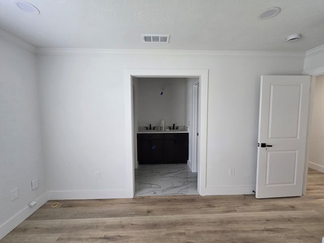 409 Brook Hollow Drive, Conroe, TX 77385