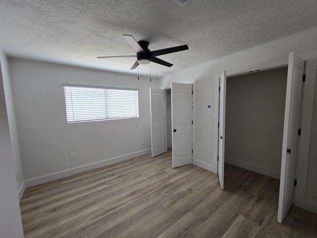 409 Brook Hollow Drive, Conroe, TX 77385
