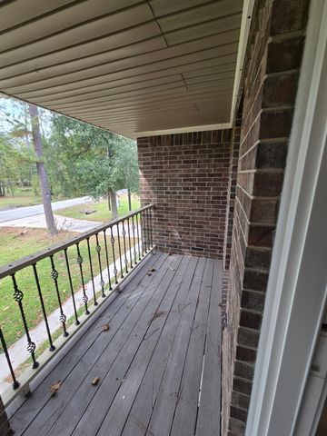 409 Brook Hollow Drive, Conroe, TX 77385