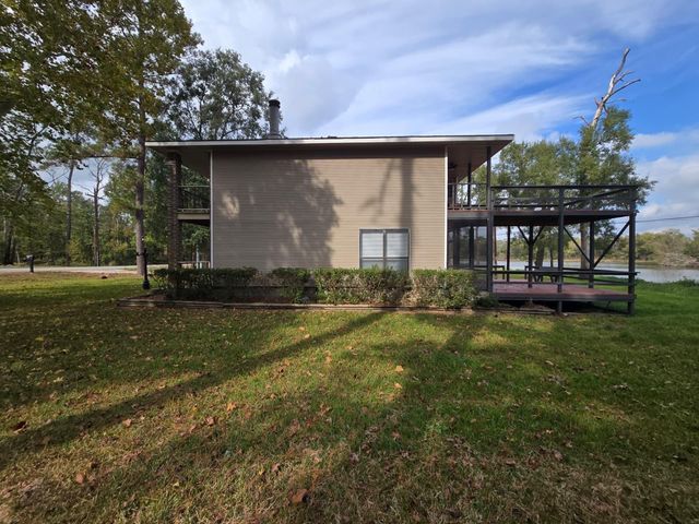 409 Brook Hollow Drive, Conroe, TX 77385