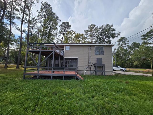 409 Brook Hollow Drive, Conroe, TX 77385