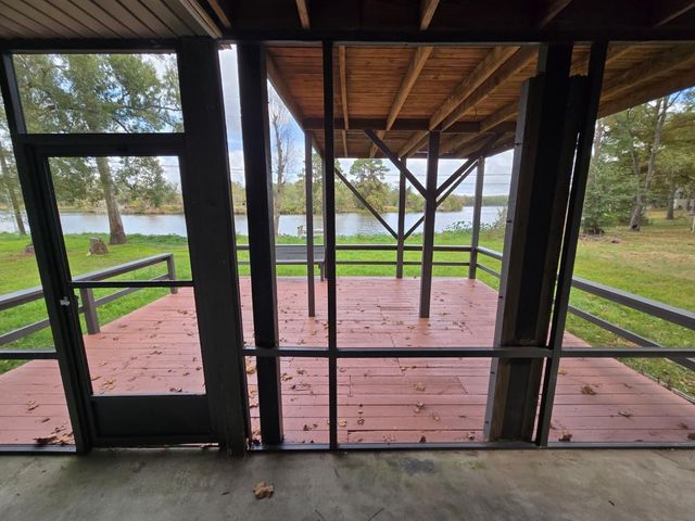 409 Brook Hollow Drive, Conroe, TX 77385