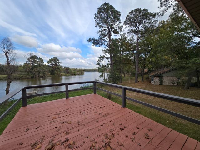 409 Brook Hollow Drive, Conroe, TX 77385