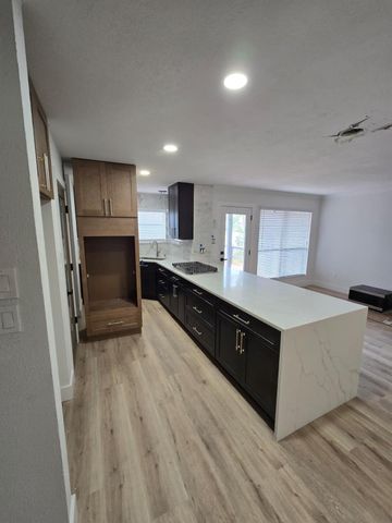 409 Brook Hollow Drive, Conroe, TX 77385