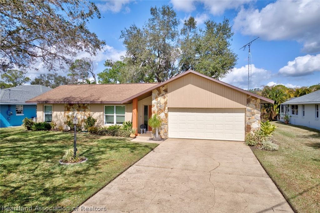 137 Delta Avenue, Lake Placid, FL 33852