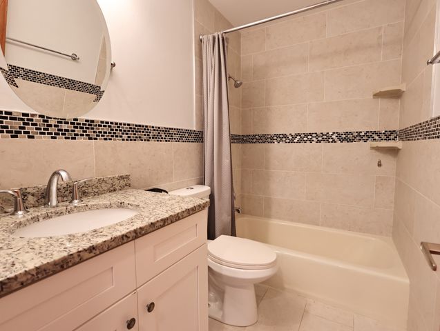 38 The Court of Greenway, Northbrook, IL 60062