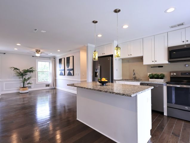 38 The Court of Greenway, Northbrook, IL 60062