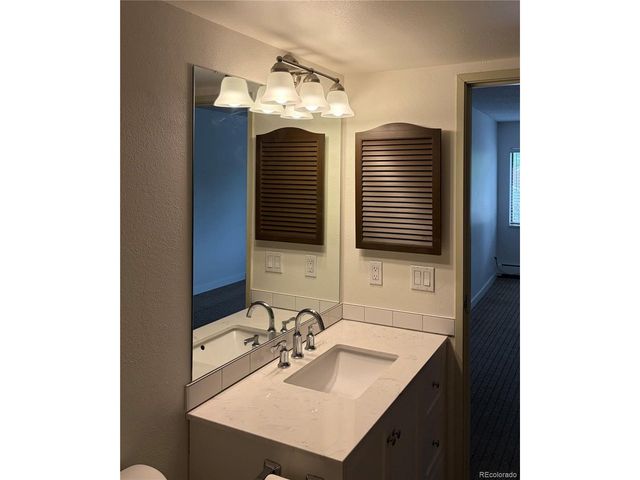 13800 E Marina Dr 102, Aurora, CO 80014